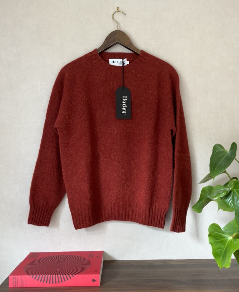 Harley of Scotland - Boxy Crewneck - Brushed Supersoft Shetland - Madder