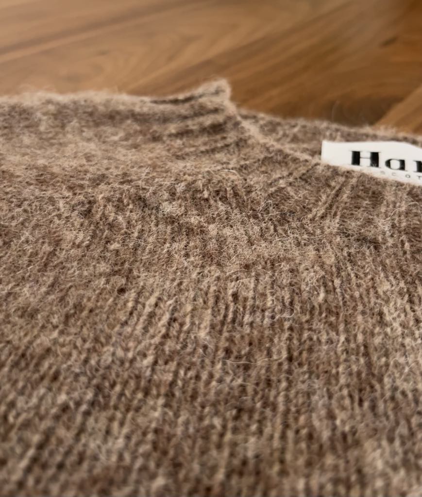 Harley of Scotland - Boxy Crewneck - Brushed Supersoft Shetland - Tundra