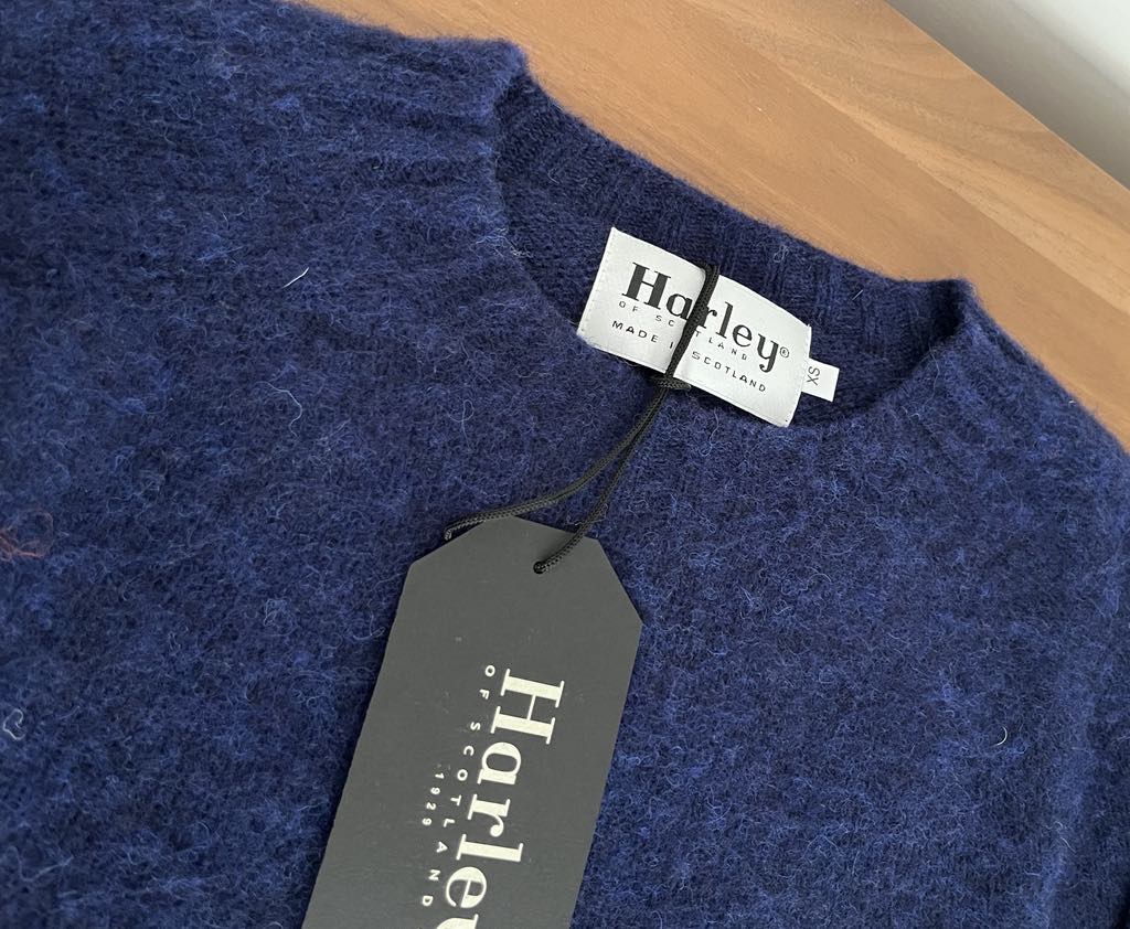 Harley of Scotland - Boxy Crewneck - Brushed Supersoft Shetland - Nightsky