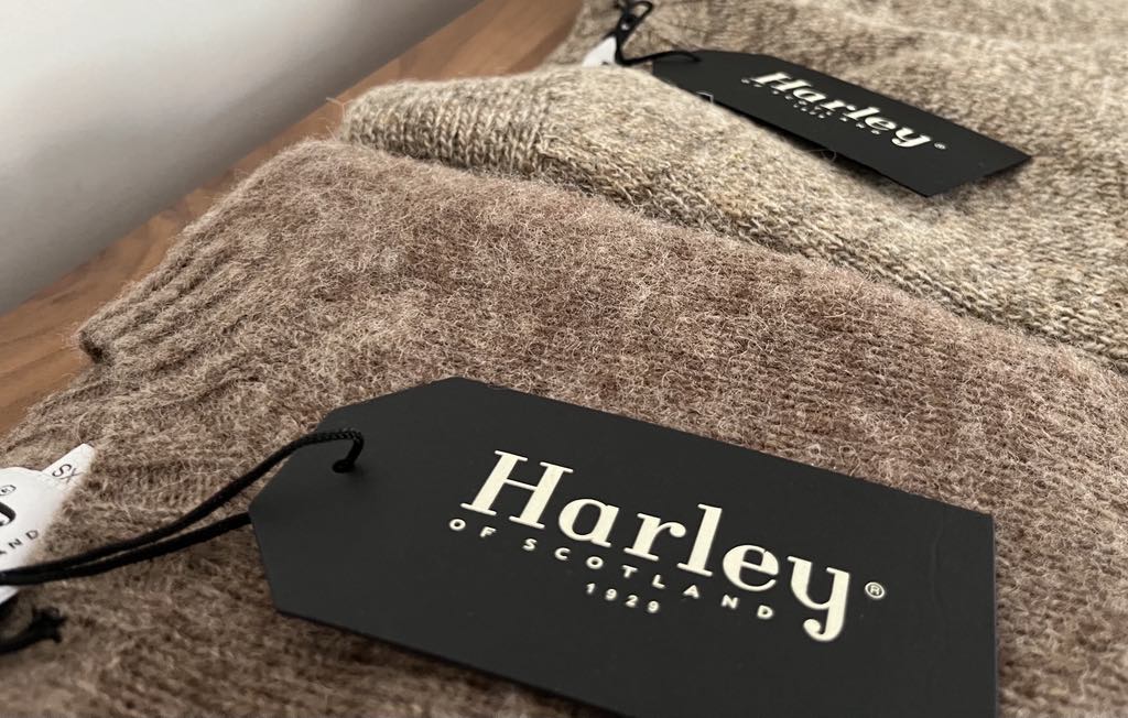 Harley of Scotland - Boxy Crewneck - Brushed Supersoft Shetland - Tundra