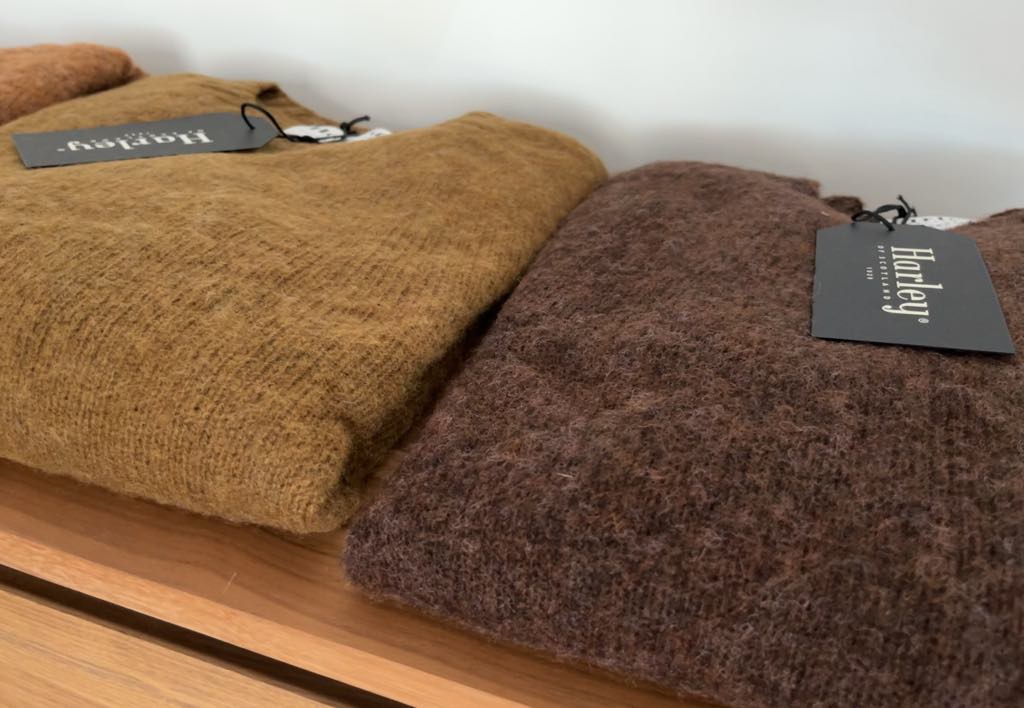 Harley of Scotland - Boxy Crewneck - Brushed Supersoft Shetland - Walnut