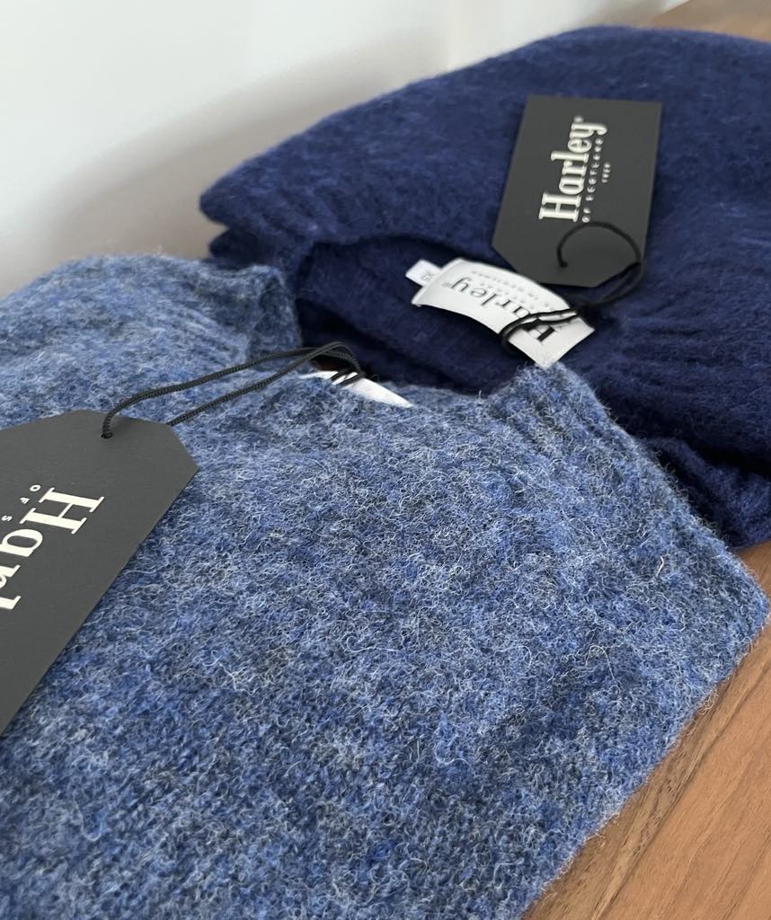 Harley of Scotland - Boxy Crewneck - Brushed Supersoft Shetland - Nightsky