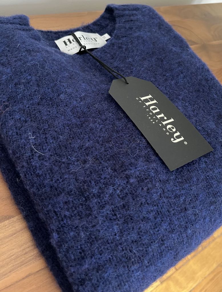 Harley of Scotland - Boxy Crewneck - Brushed Supersoft Shetland - Nightsky