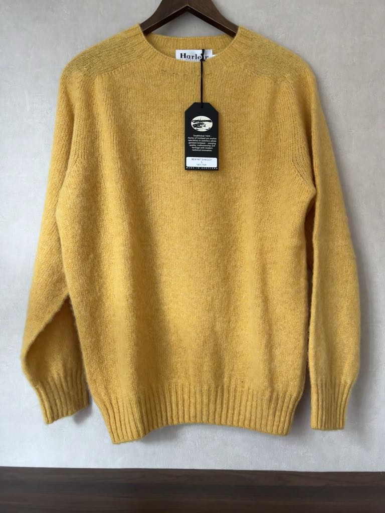 Harley of Scotland - Boxy Crewneck - Brushed Supersoft Shetland - Nectar