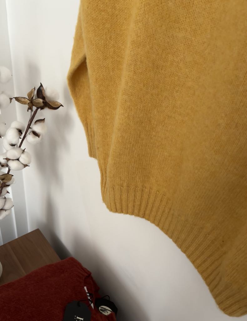 Harley of Scotland - Boxy Crewneck - Brushed Supersoft Shetland - Nectar