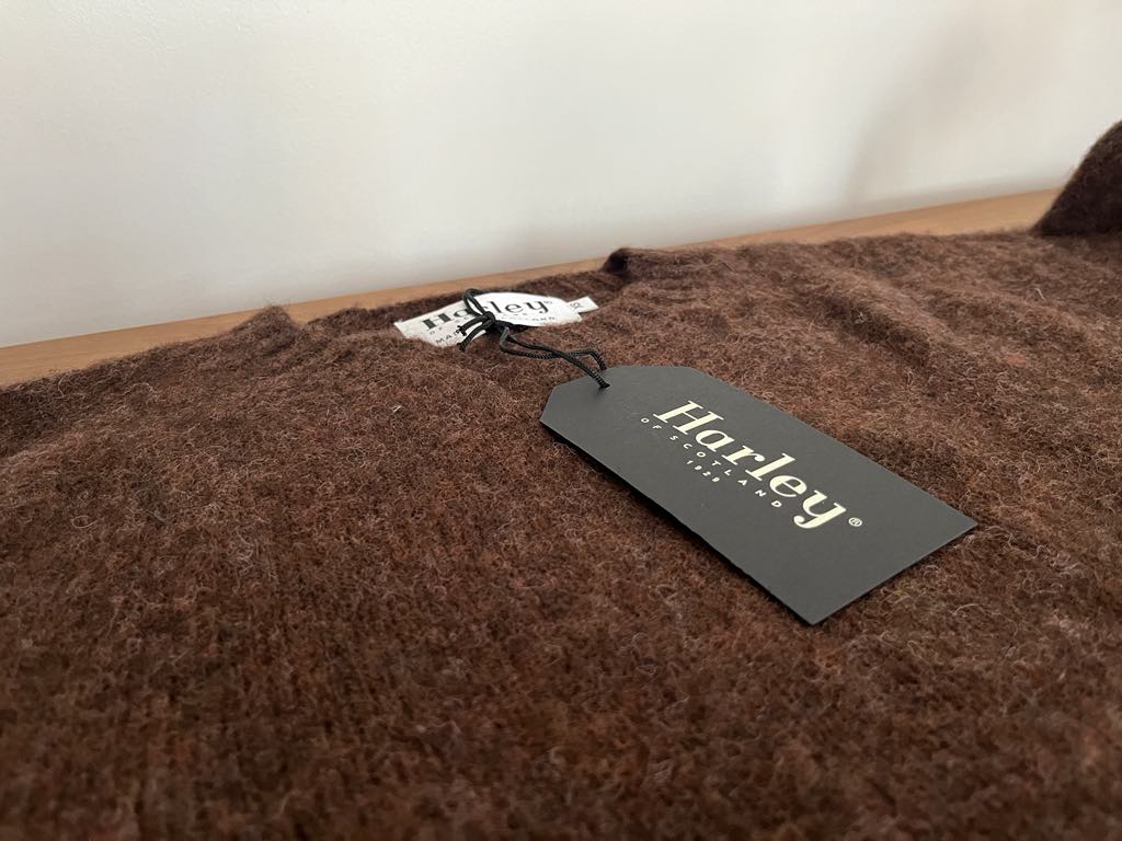 Harley of Scotland brushed Shetland wool sweater in Marron