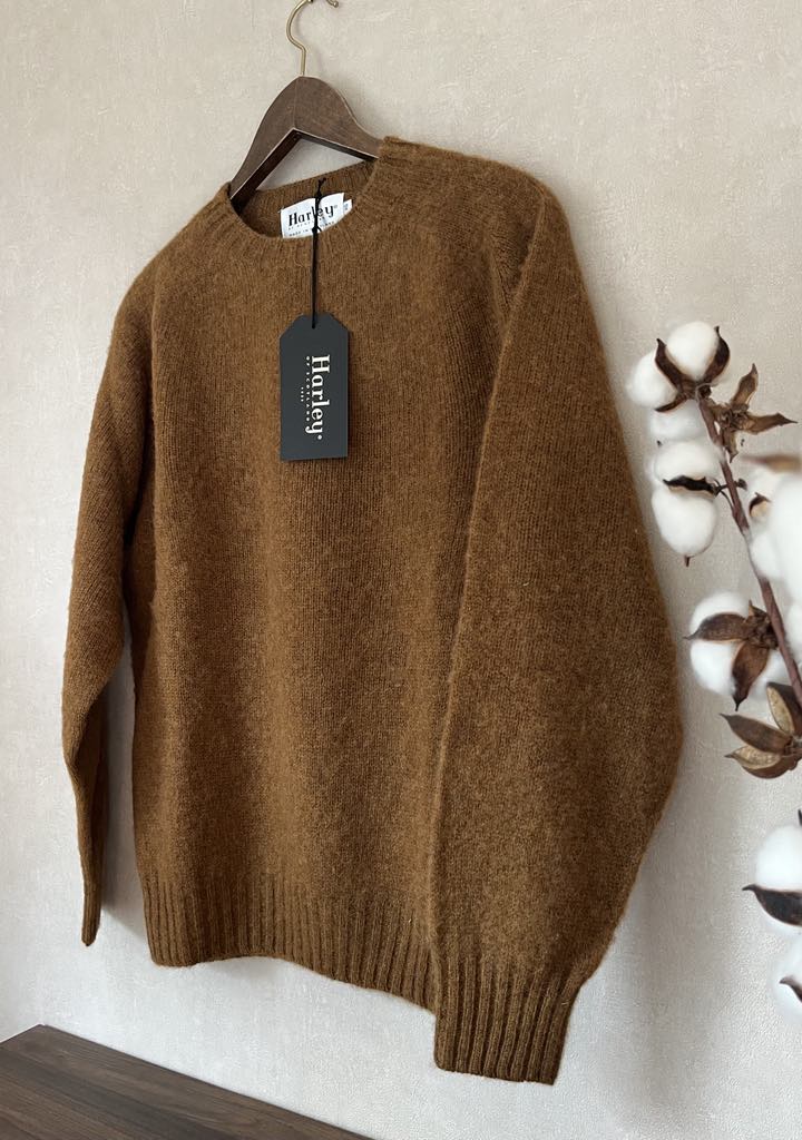 Harley of Scotland brushed Shetland wool sweater in Walnut